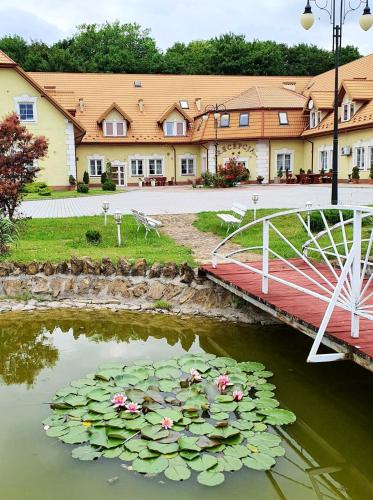 Willa Park - last minute hotel in Sadowie