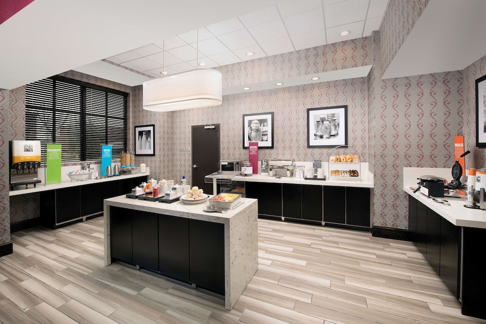 Hampton Inn Huntsville Village of Providence - photo 28