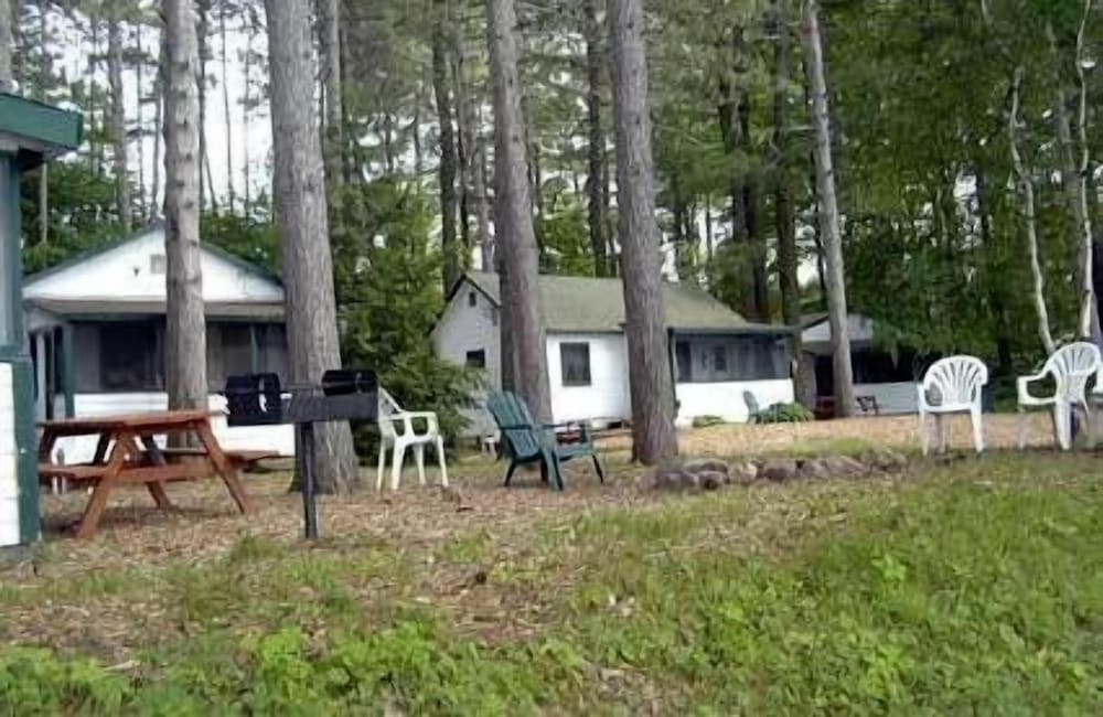 The Elms Waterfront Cottages - photo 64