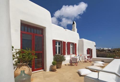 Villa Halara — 4-Star Luxury Hotel in Ano Mera, Greece
