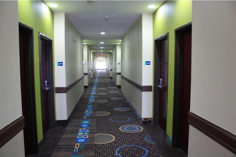 Days Inn Freer - photo 4