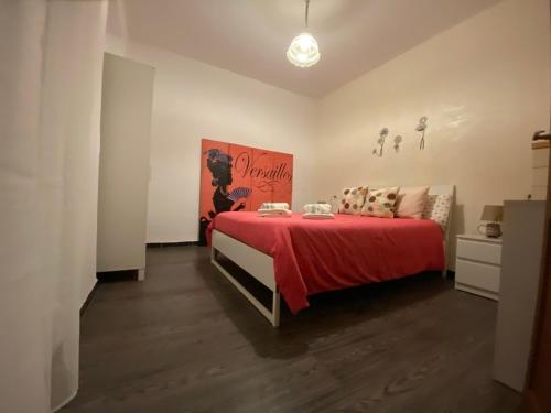 Callejón Del Beso in Sevilla, Spain