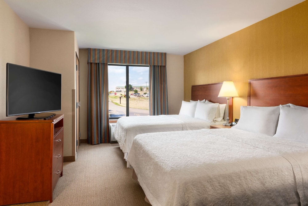 Hampton Inn Spearfish - photo 13