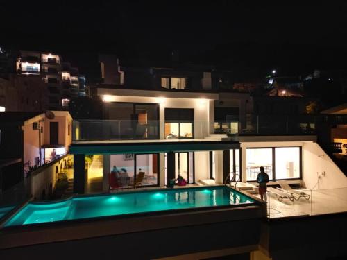 Sea Cliff Villa — Bar — photo 2