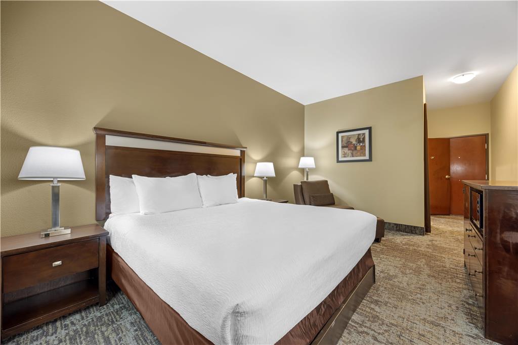 Best Western Plus Prairie Inn - photo 32