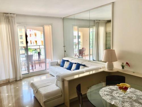 Monaco elegant apartment ideal for 2 with luxury terrace pool & garden view — 4-Star Luxury Hotel in Monte-Carlo, Monaco