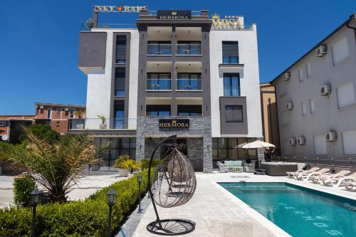 Hermosa Hotel in Unknown City, Montenegro