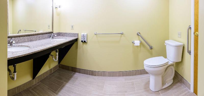 Asbury Inn & Suites - photo 9