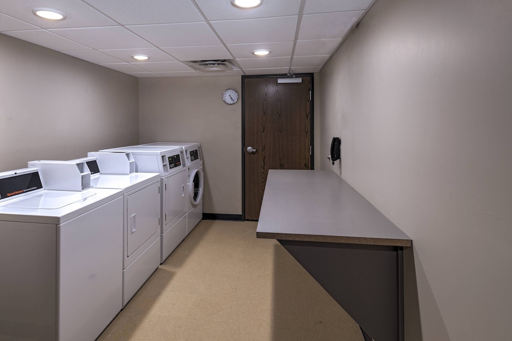 Fairfield Inn & Suites by Marriott Colorado Springs East Ballpark - photo 23