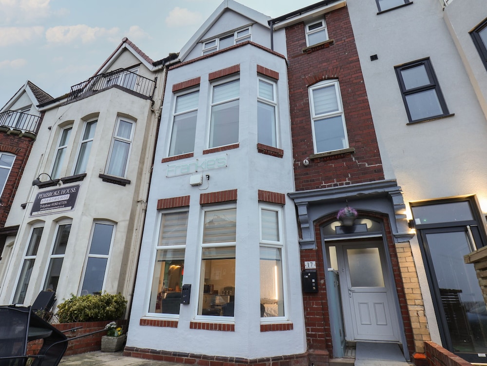 Frankies Seaview 3 — 4-Star Luxury Hotel in Bridlington, United Kingdom