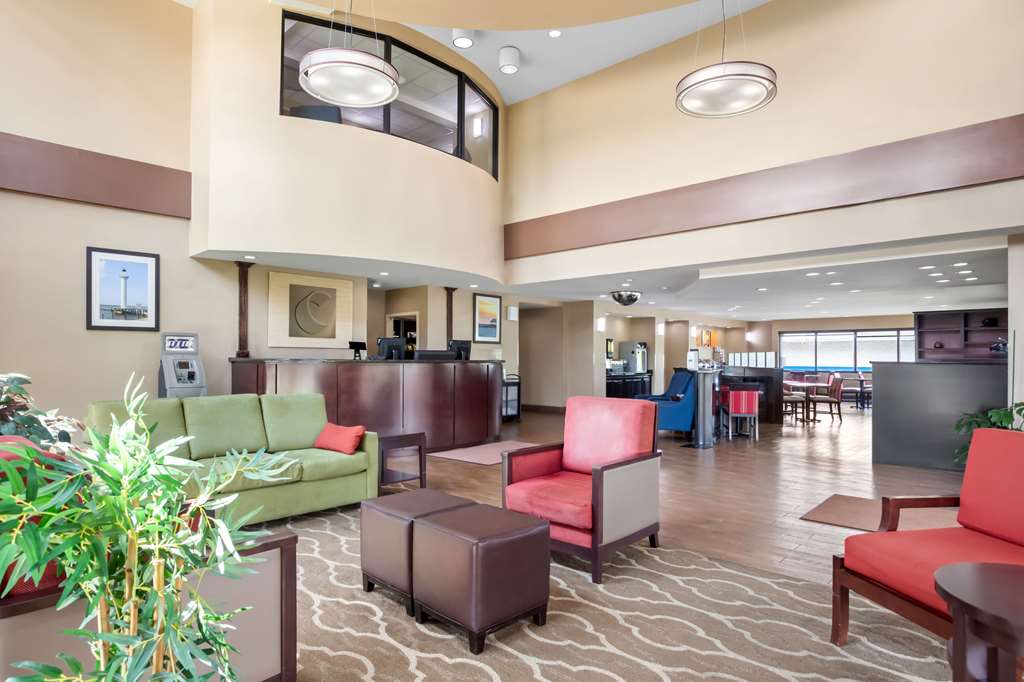 Comfort Suites Gulfport Central - photo 2
