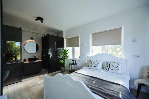 ÁLka Cozy Room by the Sea With Private Hot Tub
