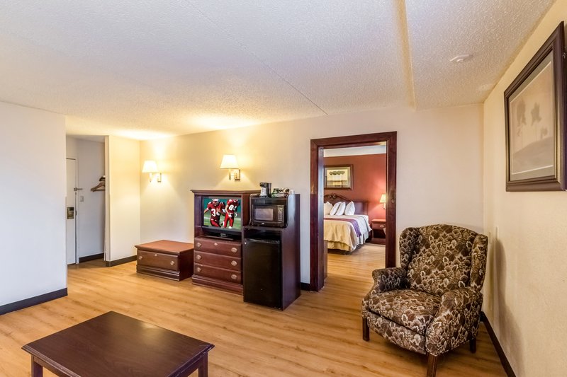 Red Roof Inn & Suites Terre Haute - photo 16