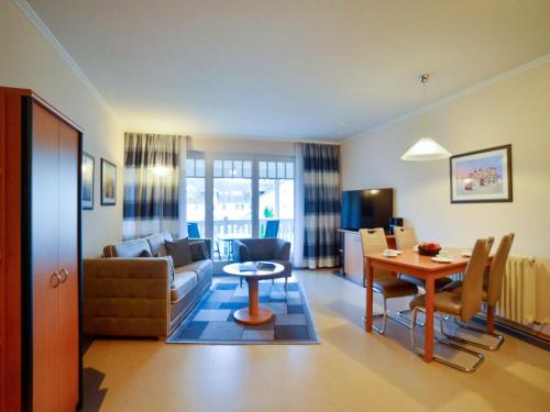 Dünenpark Binz Komfort Ferienwohnung mit 1 Schlafzimmer und Balkon im Obergeschoss 179 — 4-Star Luxury Hotel in Ostseebad Binz, Germany