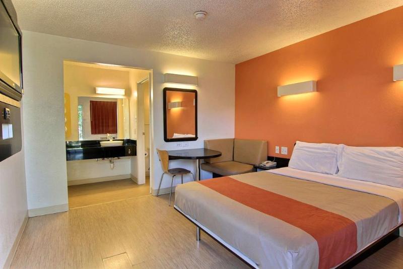 Motel 6 Austin Tx North Central - photo 9
