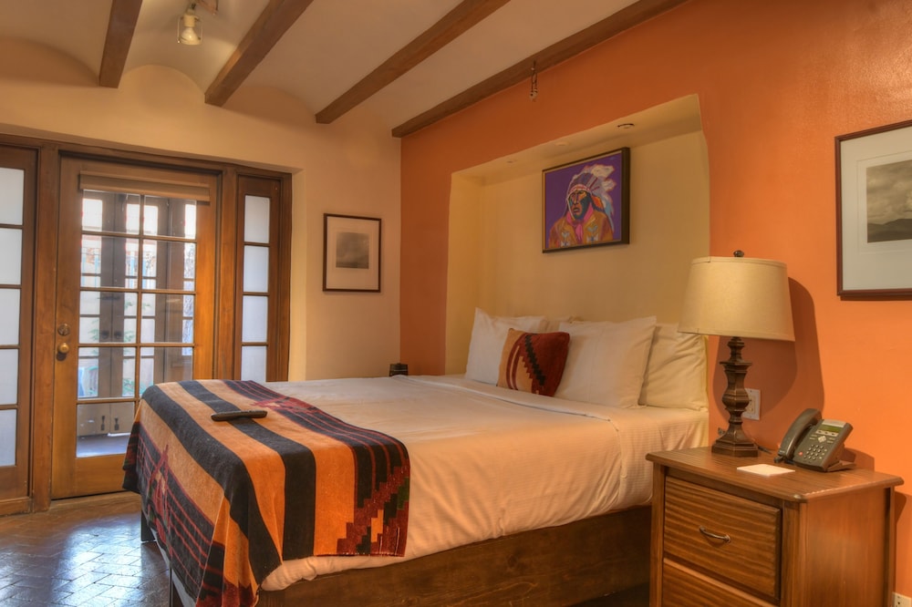 The Inn at Vanessie - photo 2