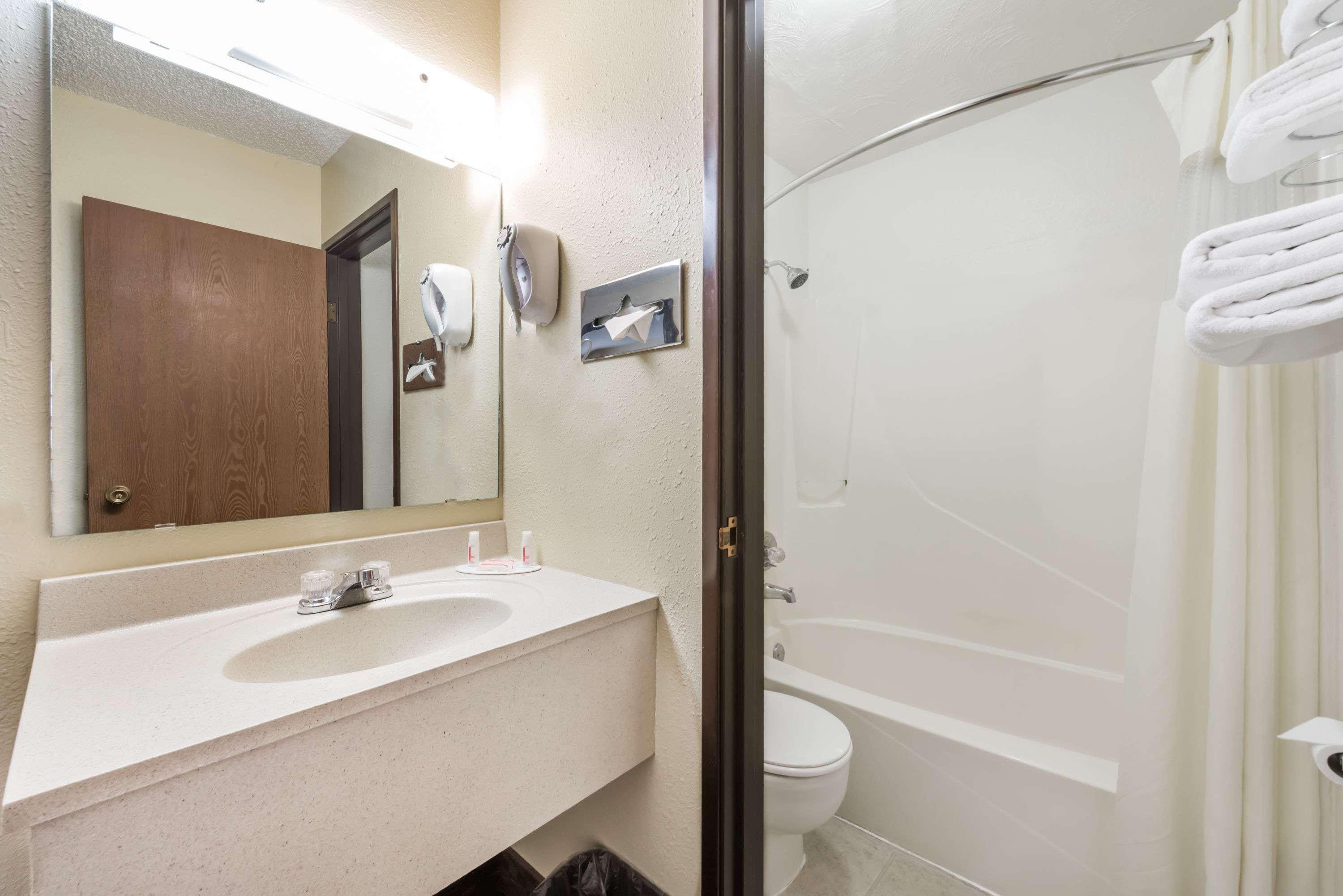 Super 8 by Wyndham Canon City - photo 17