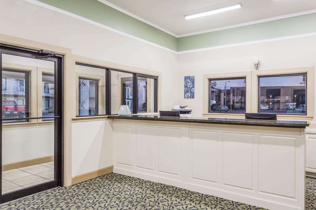 Super 8 by Wyndham Adel - photo 4