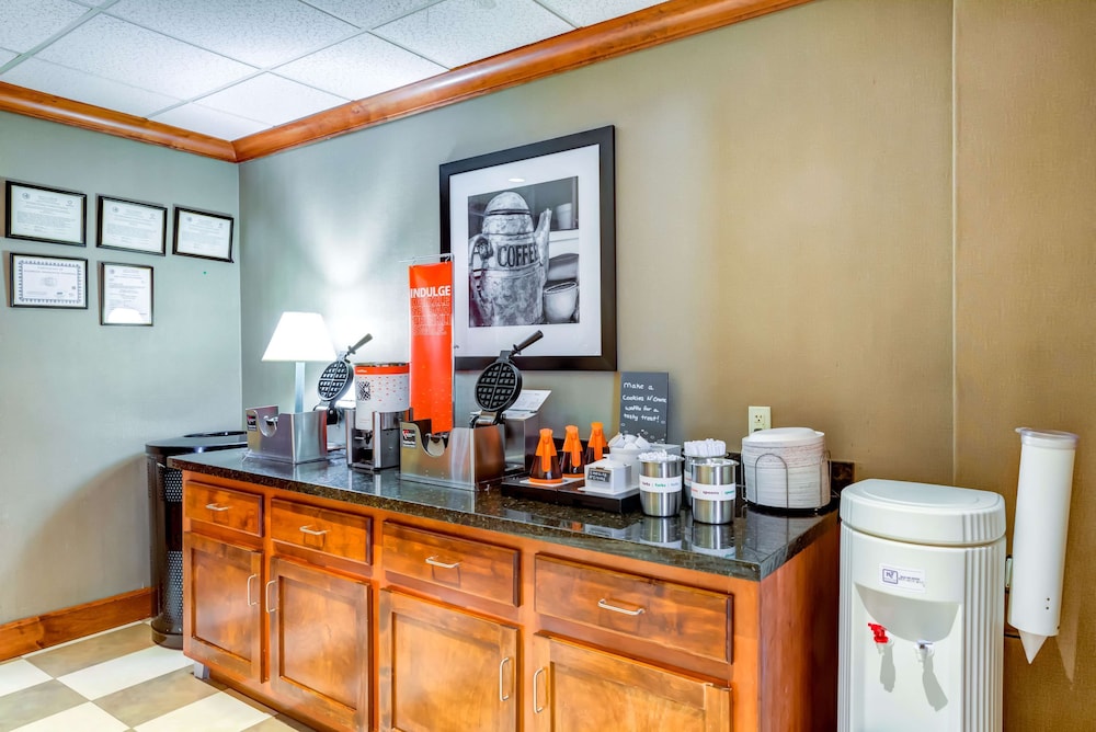 Hampton Inn Boston Norwood - photo 42