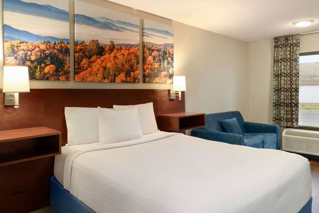 Days Inn by Wyndham Dillon - photo 25