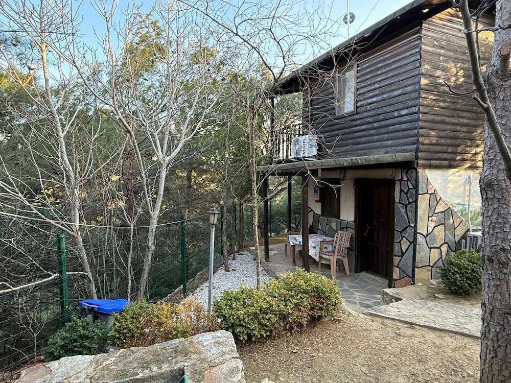 Jippe İda Dağ Evleri in Edremit, Turkey