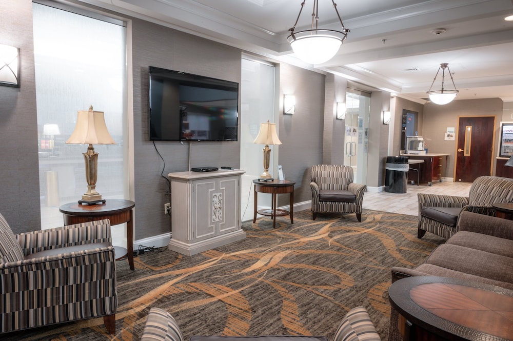Holiday Inn Express and Suites Tuscaloosa University an IHG Hotel - photo 58