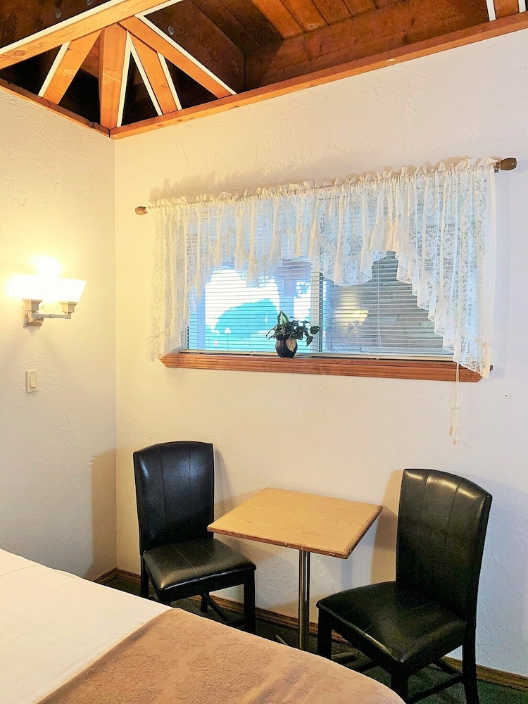 Breakers Boutique Inn - photo 42