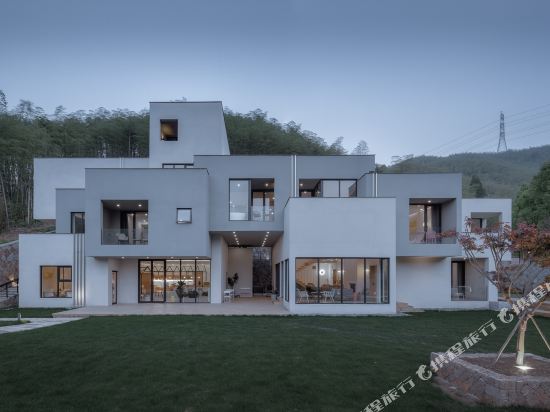 Mogan Mountain Migu Hot Spring Beauty Hotel in Deqing, People's Republic of China