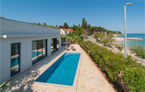 2 Bedroom Nice Home In Sutivan — 4-Star Luxury Hotel in Sutivan, Croatia