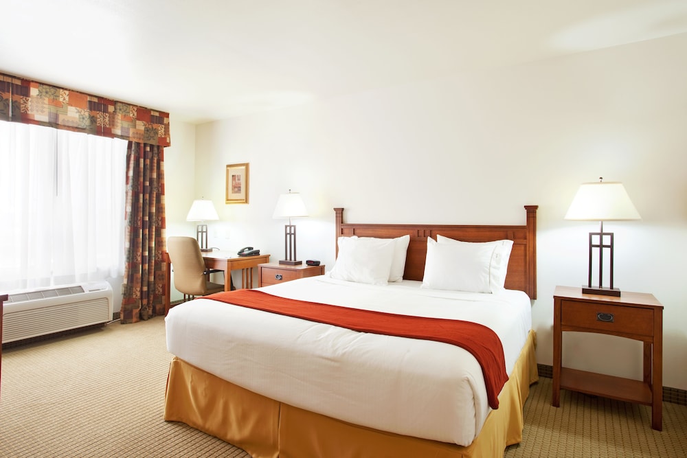 Holiday Inn Express & Suites Mattoon by IHG - photo 10