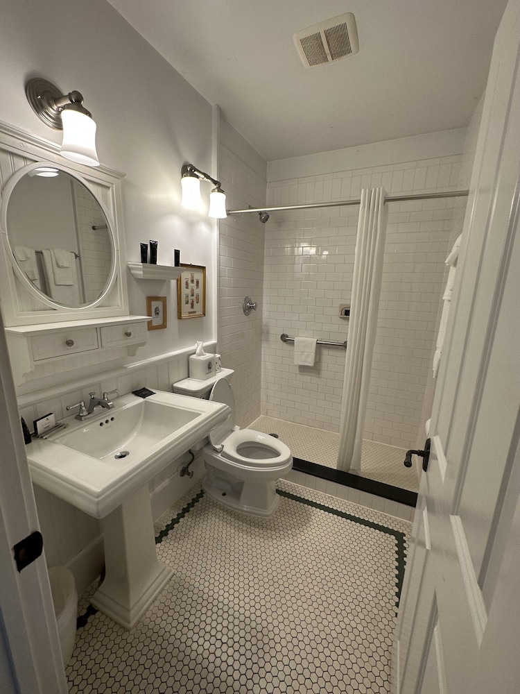 Buttermilk Falls Inn - photo 23