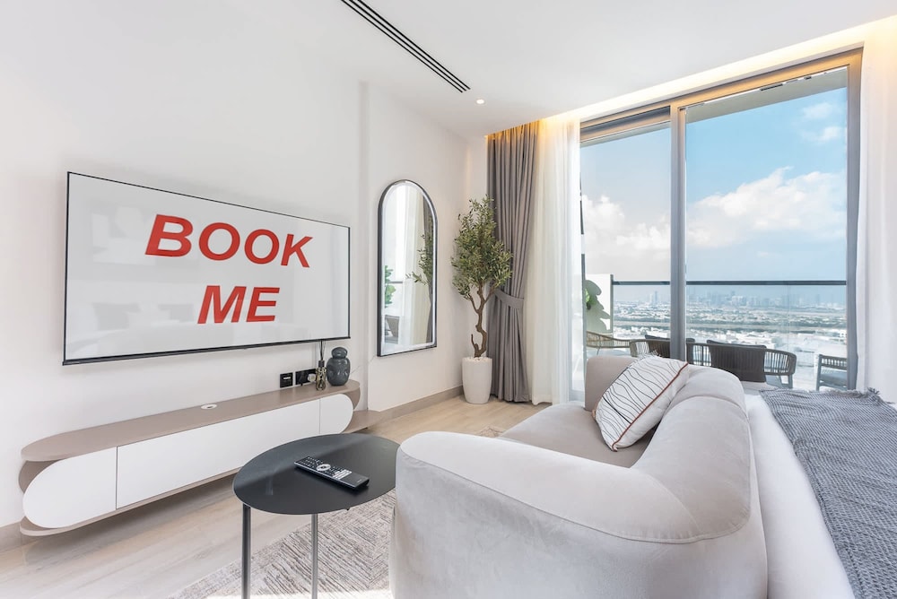 Free housekeeping visits during your stay StayShort Sleek Studio in Jumeirah Village Triangle — 4-Star Luxury Hotel in Dubai, United Arab Emirates