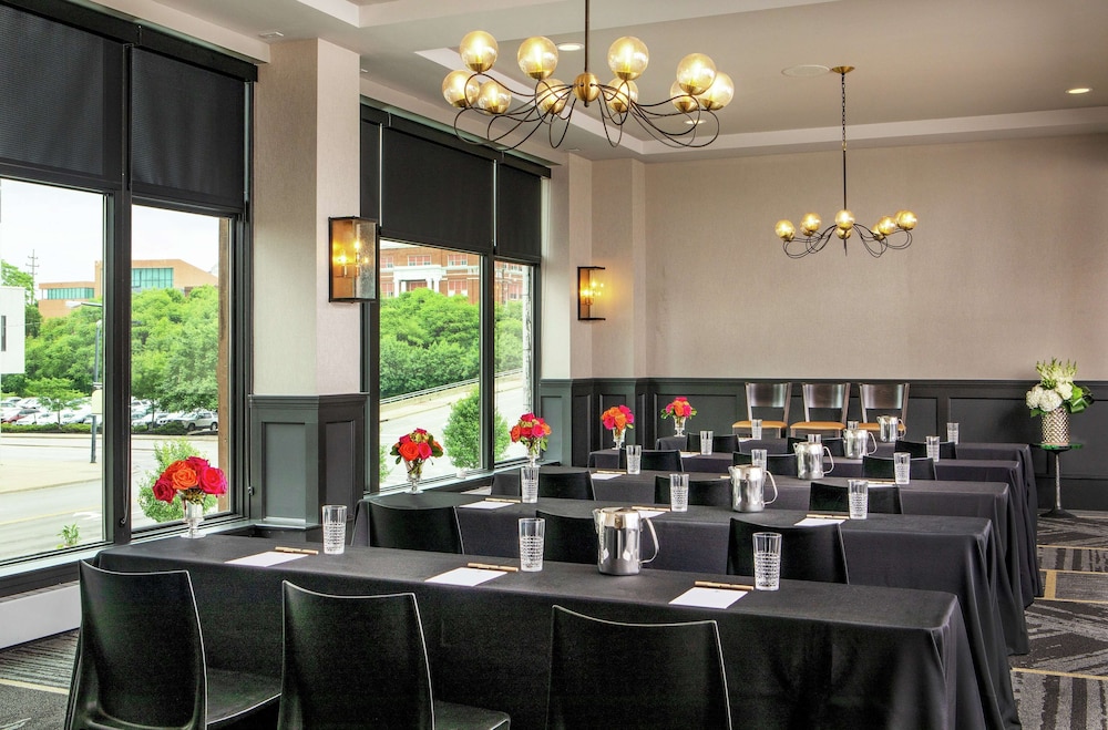 DoubleTree by Hilton Youngstown Downtown - photo 34