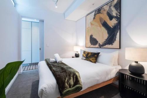 Modern Escape at The Rubik & Rooftop Pool AC