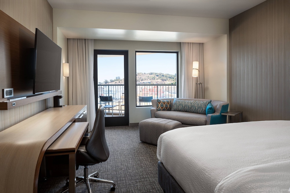 Courtyard by Marriott Petaluma Sonoma County - photo 15