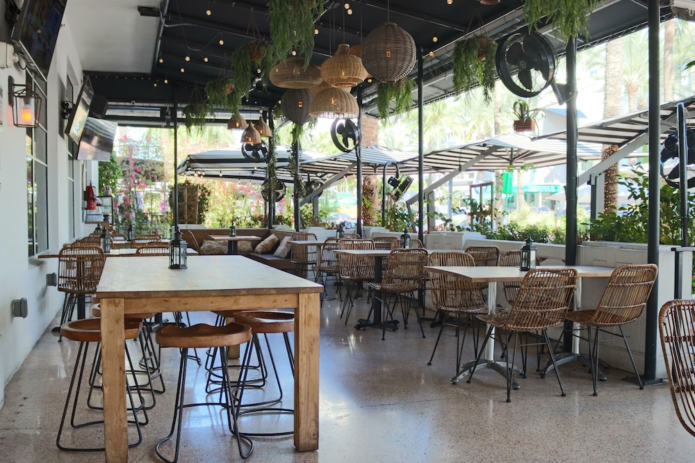 Prime Hotel Claremont - photo 21