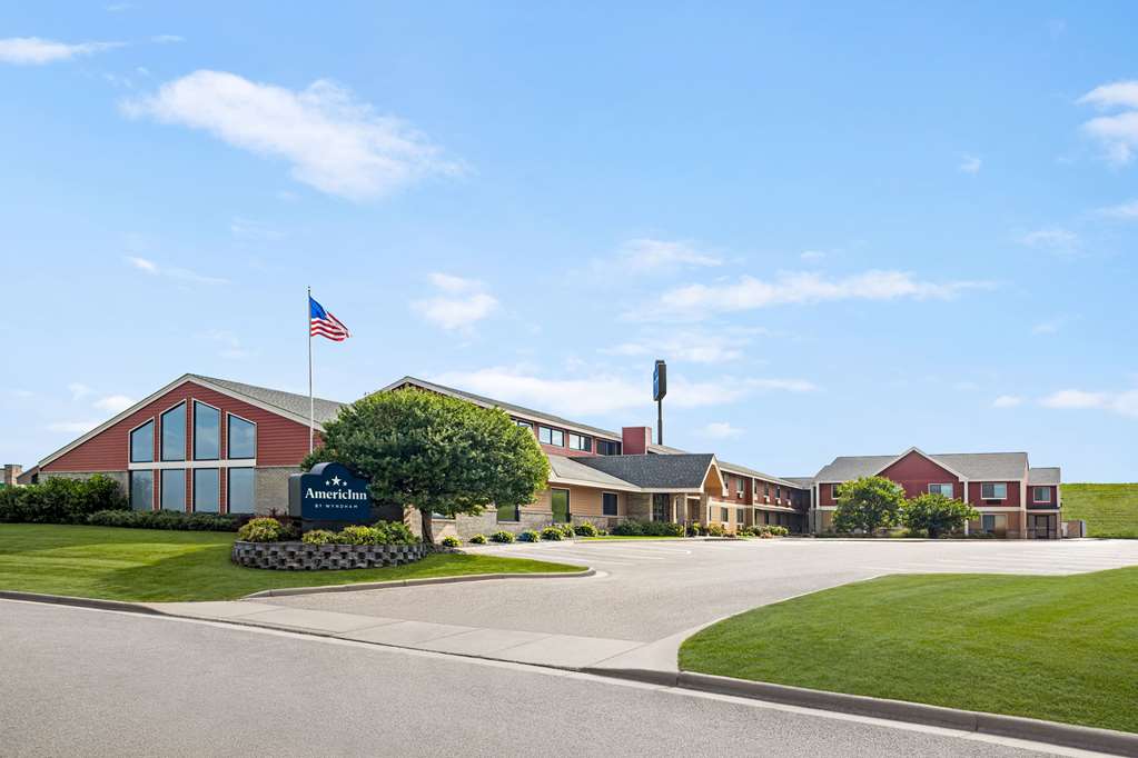 AmericInn by Wyndham Sauk Centre - featured photo
