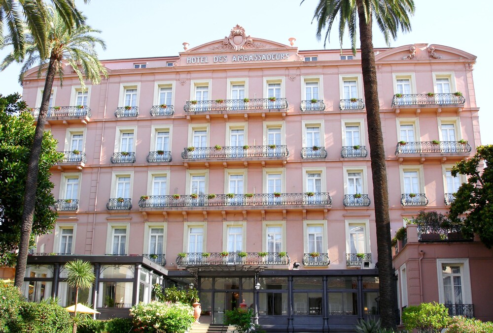 Grand Hotel Des Ambassadeurs — Menton