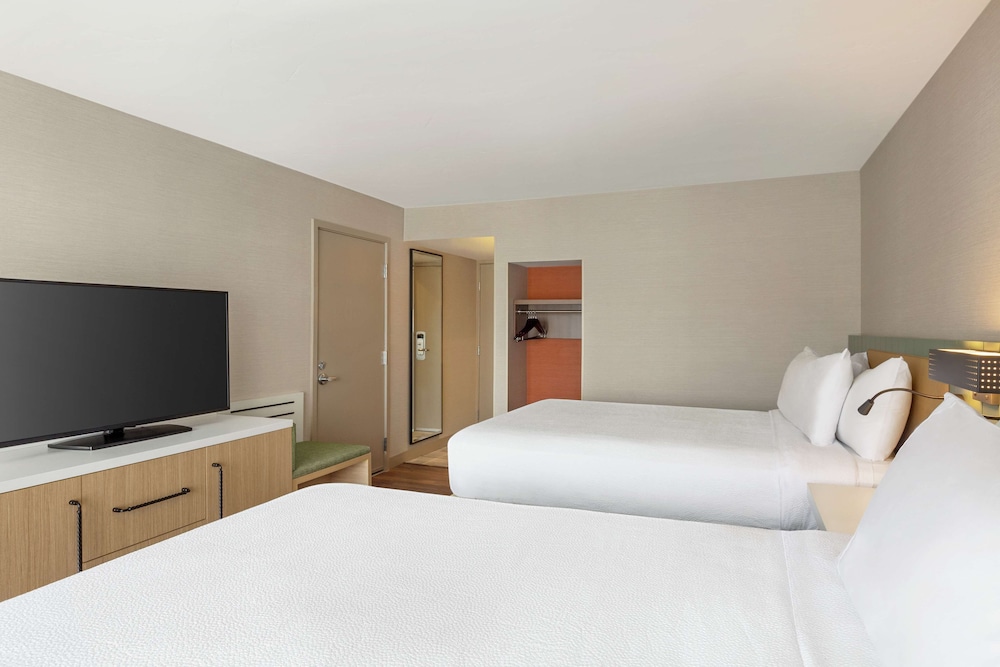 Hilton Garden Inn Monterey - photo 27