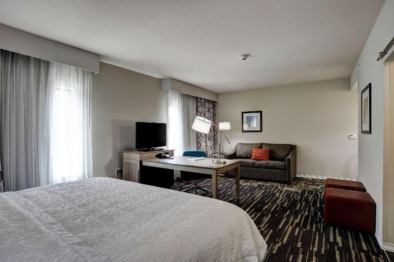 Hampton Inn & Suites Ardmore - photo 12
