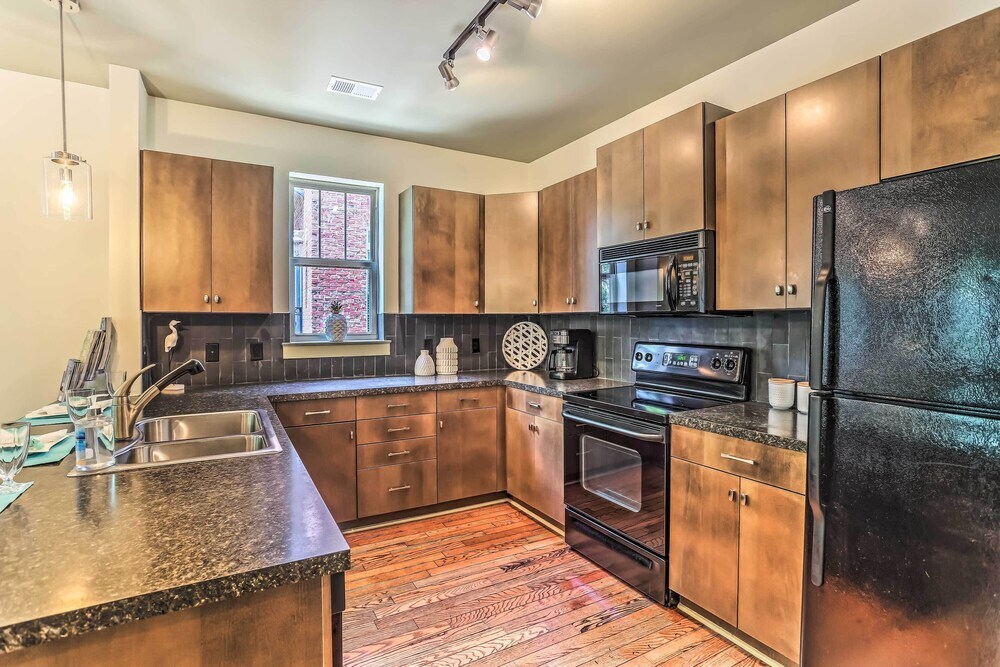 Dwtn Condo 4 Blocks to The Wilmington Riverwalk — 4-Star Luxury Hotel in Wilmington, United States