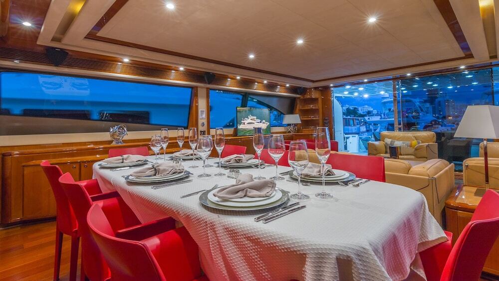 Miami Beach Luxury Yacht Charters - photo 19