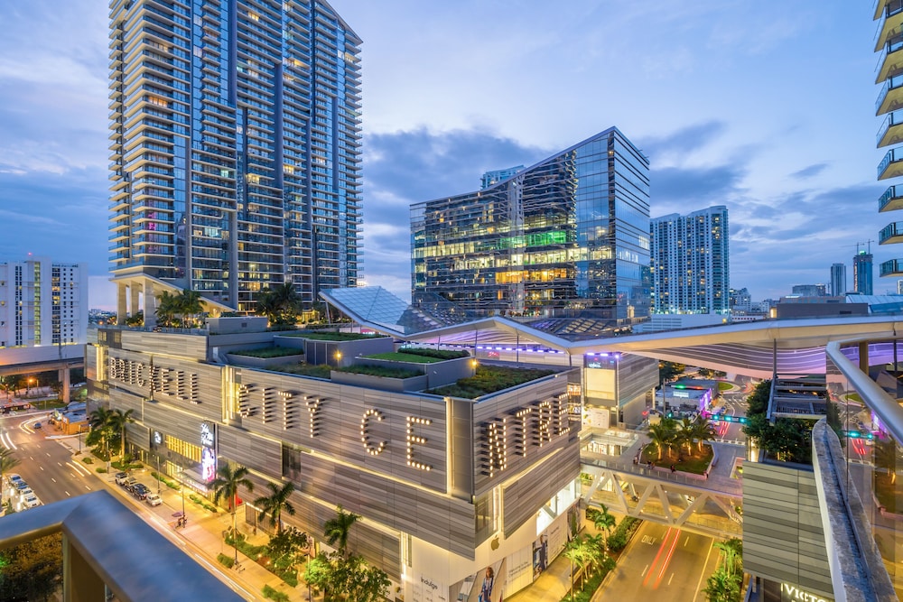 Suites at SLS Lux Brickell managed by CE - photo 33