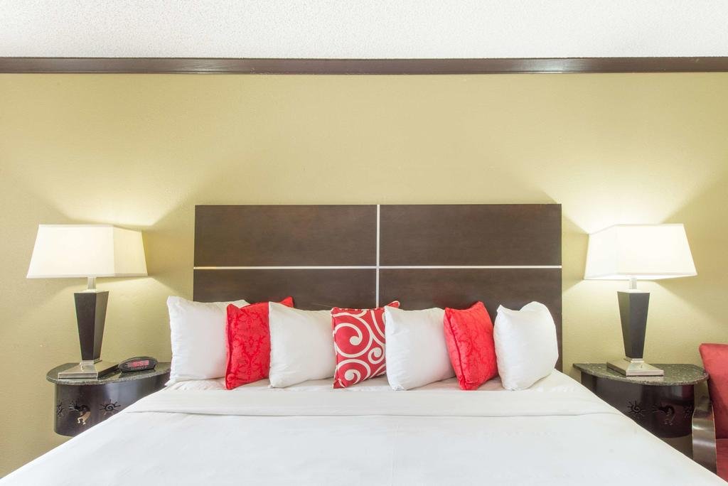 Econo Lodge Albuquerque — Albuquerque — photo 4