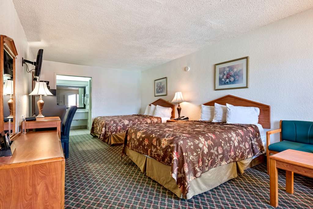 Americas Best Value Inn Paris - photo 13