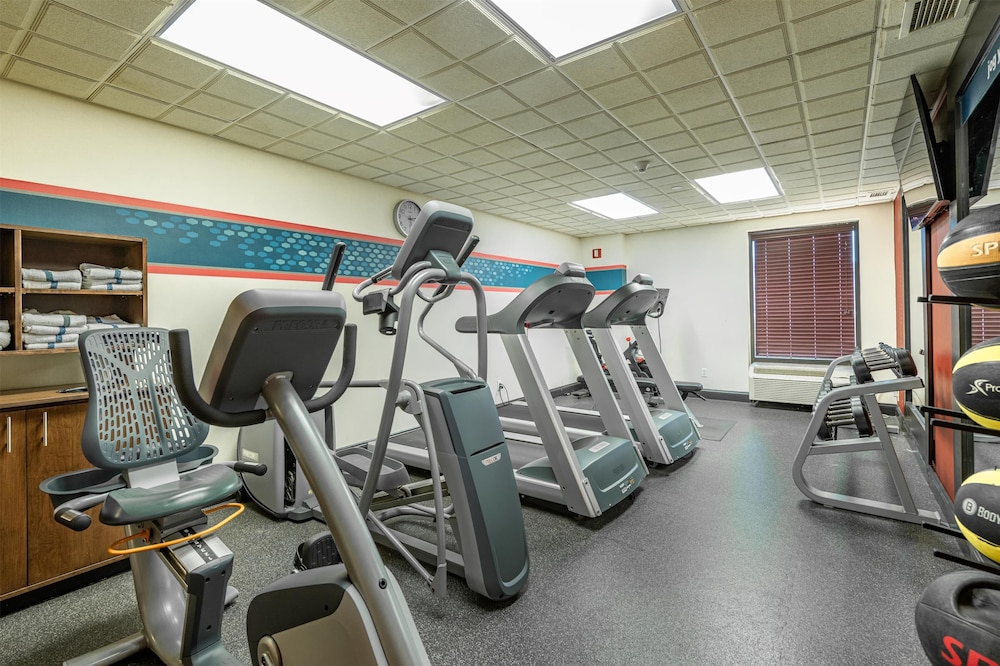 Hampton Inn Newport News Yorktown - photo 27