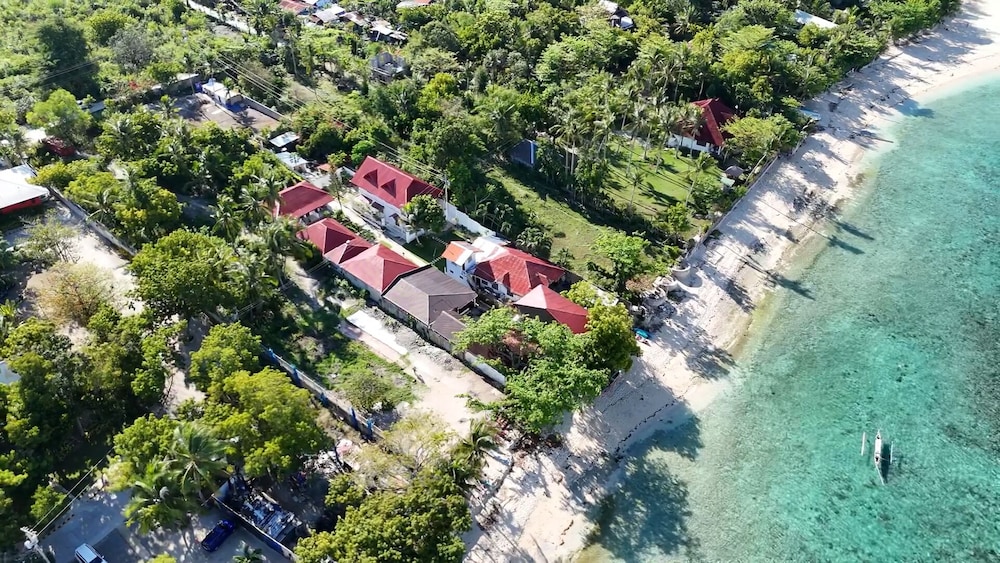 Bluewaves Resort Basdaku by Hiverooms in Moalboal, Philippines