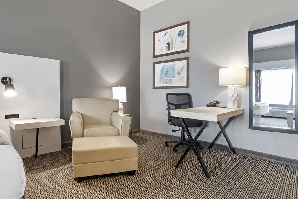 Best Western Plus Two Rivers Hotel & Suites - photo 23