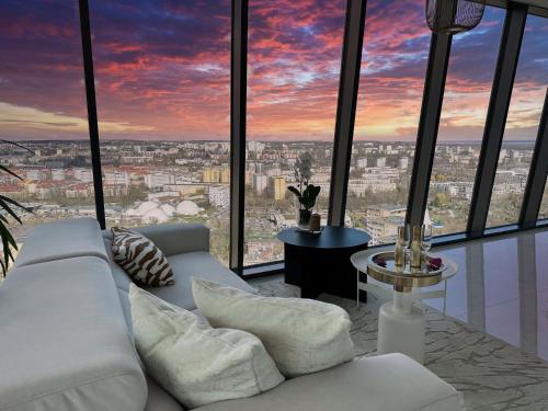 Apartament White Sky 20 Hanza Tower Free parking in Szczecin, Poland