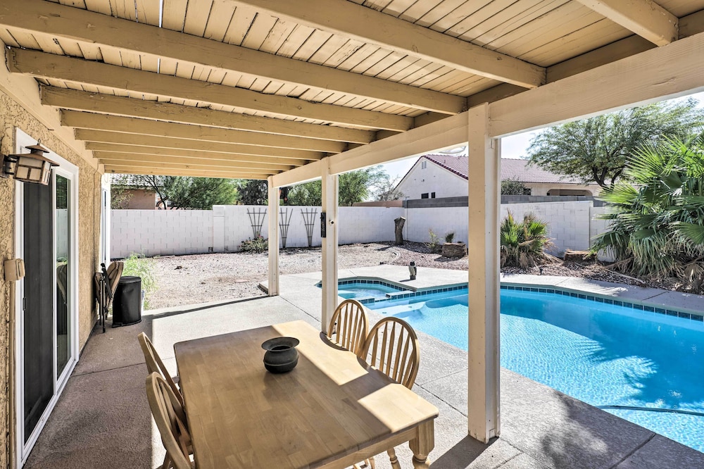 Bullhead City Pad with Pool And Patio Near River — hotel in Bridgehampton